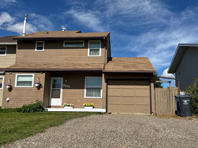 1/2 Duplex for sale in Fort St. John, Fort St. John, 8820 107a Avenue, 263182527 | Realtylink.org