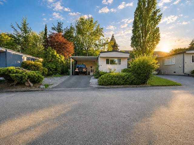 Manufactured Home for sale in White Rock, South Surrey White Rock, 76 1840 160 Street, 263182528 | Realtylink.org