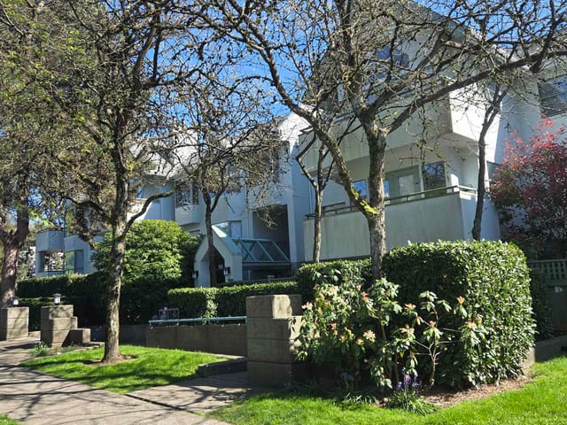 Apartment for sale in Burnaby, Burnaby South, 109 5250 Victory Street, 263182750 | Realtylink.org