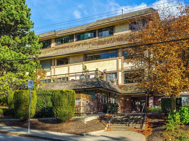 Apartment for sale in White Rock, South Surrey White Rock, 102 1368 Foster Street, 263182905 | Realtylink.org