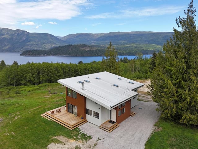 House for sale in Sechelt, Sunshine Coast, 6400 Crowston Road, 263183021 | Realtylink.org