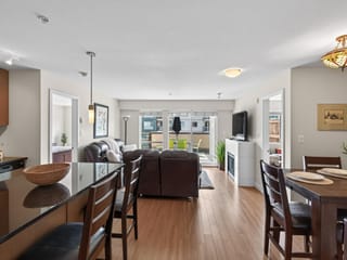 Apartment for sale in Surrey, South Surrey White Rock, 221 15745 Croydon Drive, 263183281 | Realtylink.org