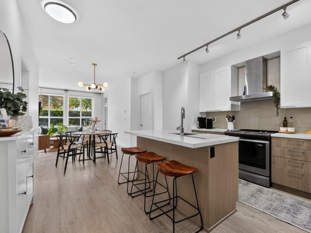Apartment for sale in Coquitlam, Coquitlam, 103 611 Regan Avenue, 263183712 | Realtylink.org