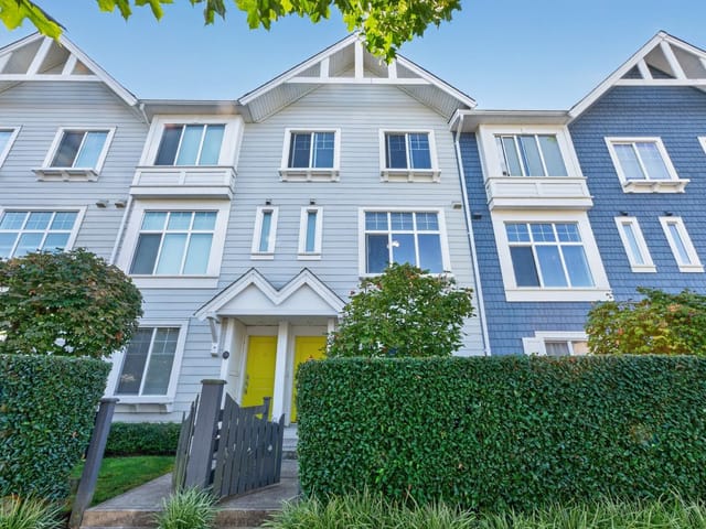 Townhouse for sale in Surrey, South Surrey White Rock, 80 16678 25 Avenue, 263183791 | Realtylink.org