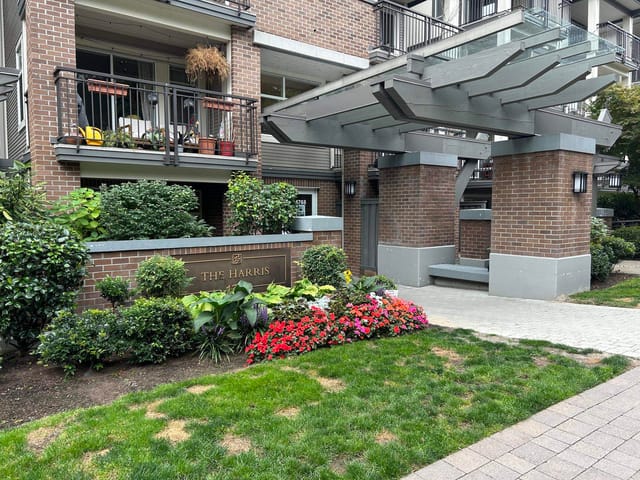 Apartment for sale in Burnaby, Burnaby North, 205 4768 Brentwood Drive, 263183957 | Realtylink.org