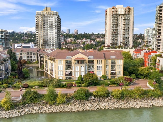 Apartment for sale in New Westminster, New Westminster, 411 3 Renaissance Square, 263184286 | Realtylink.org