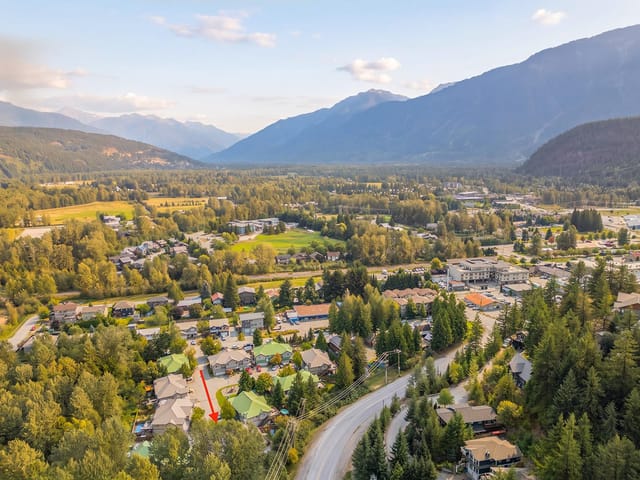 1/2 Duplex for sale in Pemberton, Pemberton, 9 7467 Prospect Street, 263184368 | Realtylink.org