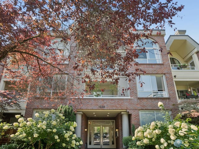 Apartment for sale in Vancouver, Vancouver West, 216 1230 Haro Street, 263184402 | Realtylink.org