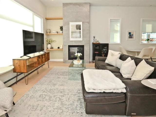 1/2 Duplex for sale in Vancouver, Vancouver East, 4015 Victoria Drive, 263184427 | Realtylink.org
