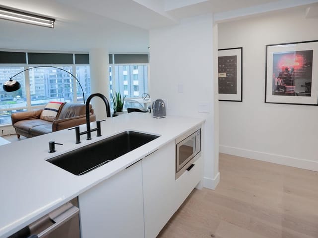 Apartment for sale in Vancouver, Vancouver West, 703 1288 Alberni Street, 263184439 | Realtylink.org
