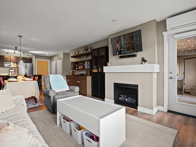 Apartment for sale in Port Moody, Port Moody, 407 700 Klahanie Drive, 263184581 | Realtylink.org