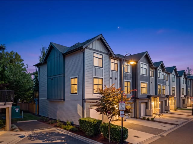 Townhouse for sale in Abbotsford, Abbotsford, 301 2267 McKenzie Road, 263184620 | Realtylink.org