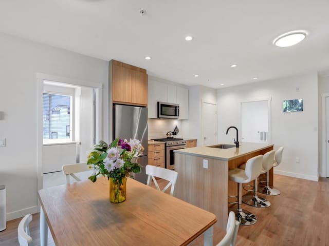 Apartment for sale in Coquitlam, Coquitlam, 311 707 Como Lake Avenue, 263184623 | Realtylink.org