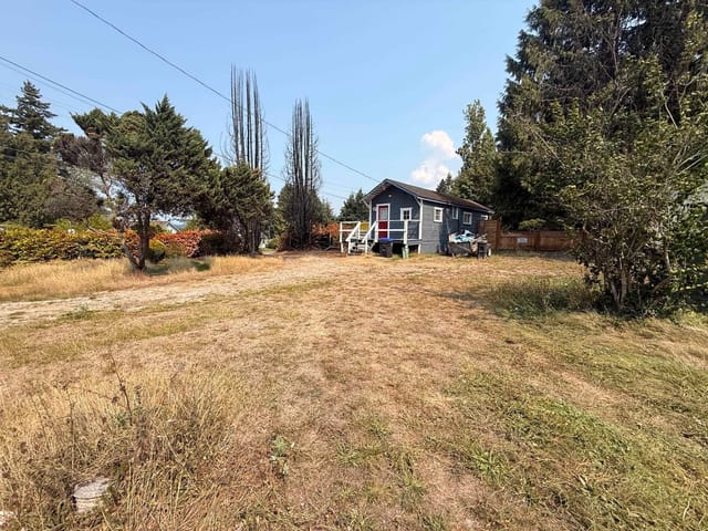 House for sale in Sechelt, Sunshine Coast, 5694 Wharf Avenue, 263184714 | Realtylink.org