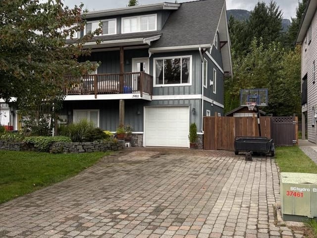 1/2 Duplex for sale in Squamish, Squamish, 39811 No Name Road, 263184720 | Realtylink.org