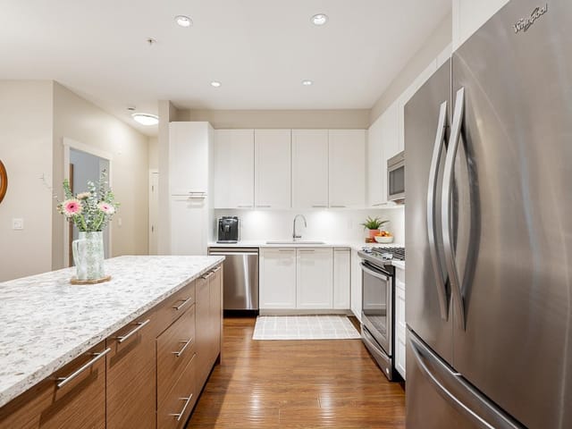 Apartment for sale in Surrey, South Surrey White Rock, 308 15188 29a Avenue, 263185058 | Realtylink.org