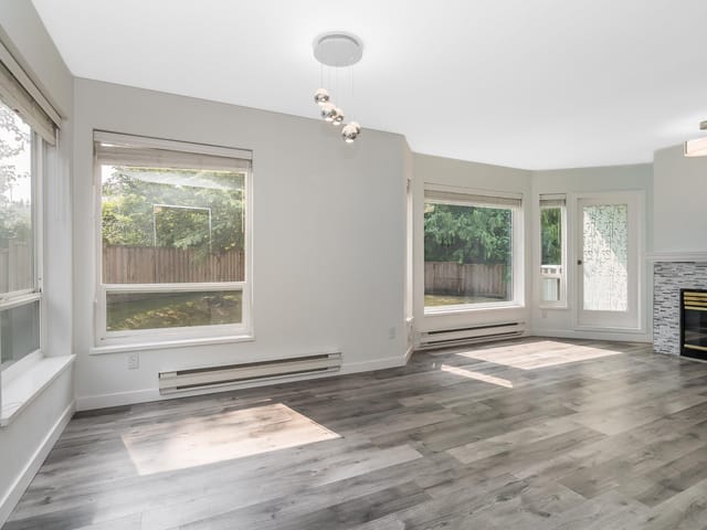 Apartment for sale in Surrey, South Surrey White Rock, 203 2855 152 Street, 263185114 | Realtylink.org