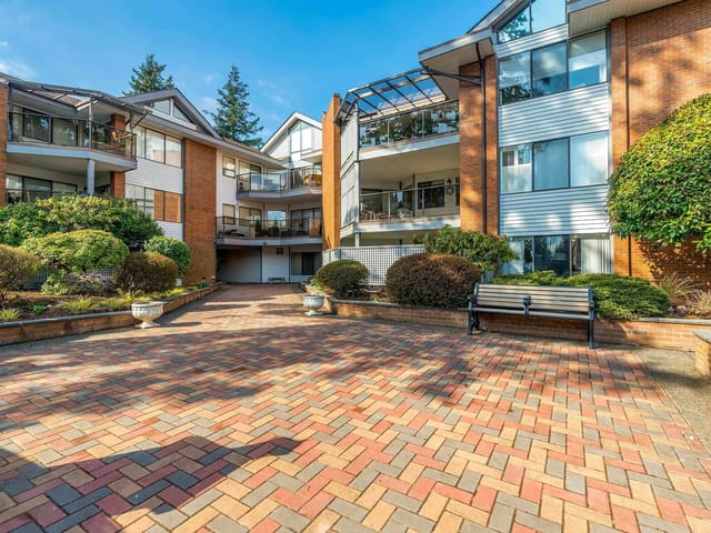 Apartment for sale in Surrey, South Surrey White Rock, 305 15270 17 Avenue, 263185880 | Realtylink.org