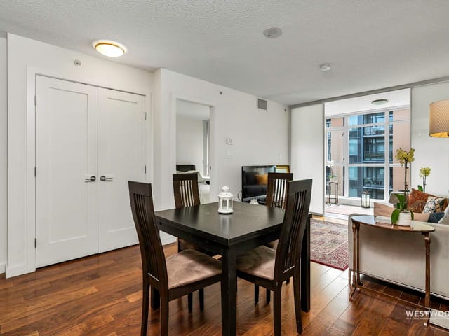 Apartment for sale in Vancouver, Vancouver West, 661 2080 W Broadway, 263185912 | Realtylink.org