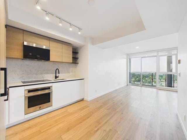 Apartment for sale in Surrey, North Surrey, 3111 10448 University Drive, 263185984 | Realtylink.org