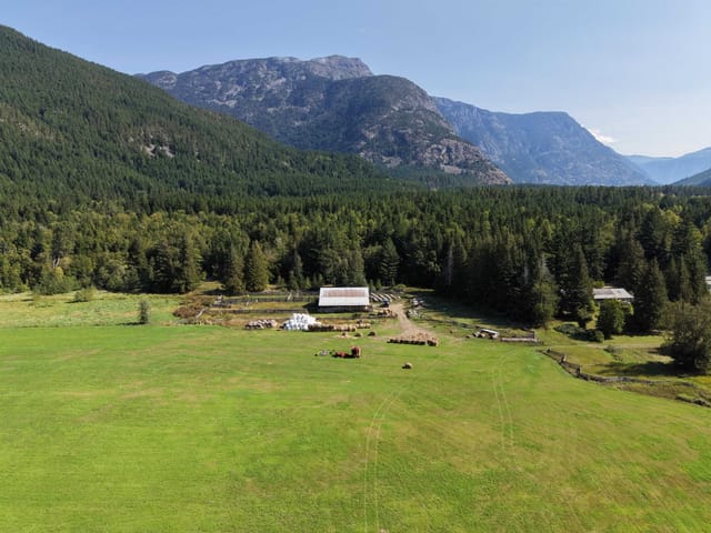 House for sale in Bella Coola, Williams Lake, SW 1/4 4892 Mackenzie 20 Highway, 263186180 | Realtylink.org