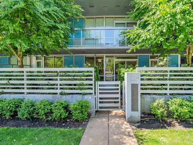 Apartment for sale in Vancouver, Vancouver West, 107 5189 Cambie Street, 263186182 | Realtylink.org