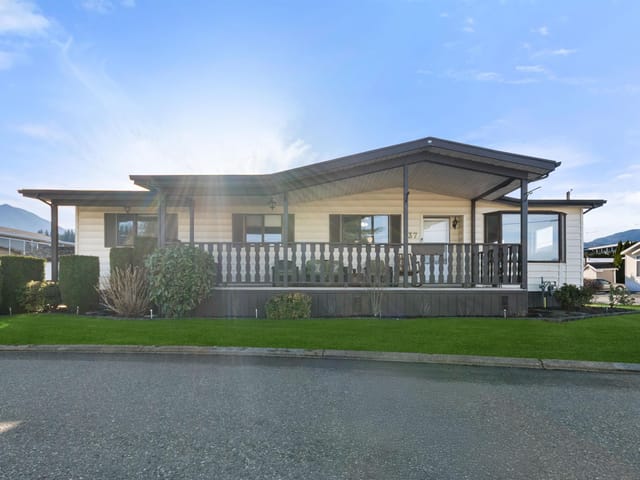 Manufactured Home for sale in Chilliwack, Sardis, 137 6338 Vedder Road, 263186370 | Realtylink.org