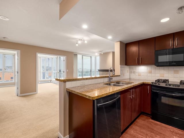 Apartment for sale in Vancouver, Vancouver East, 803 120 Milross Avenue, 263186660 | Realtylink.org