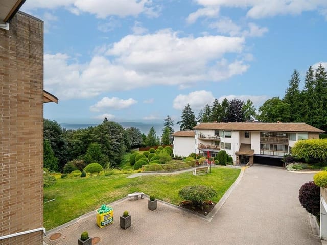 Apartment for sale in White Rock, South Surrey White Rock, 406 1350 Vidal Street, 263186782 | Realtylink.org