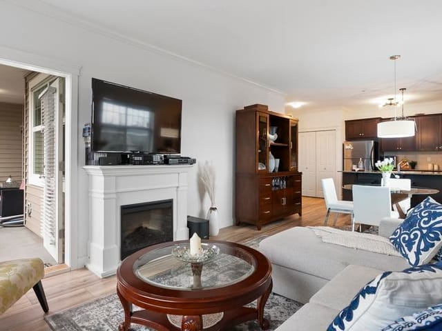 Apartment for sale in Surrey, Cloverdale, 213 17712 57a Avenue, 263186835 | Realtylink.org