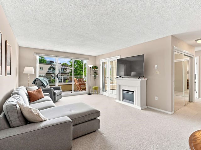 Apartment for sale in Surrey, South Surrey White Rock, 203 1840 E Southmere Crescent, 263186839 | Realtylink.org