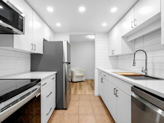 Apartment for sale in Coquitlam, Coquitlam, 107 2925 Glen Drive, 263186862 | Realtylink.org