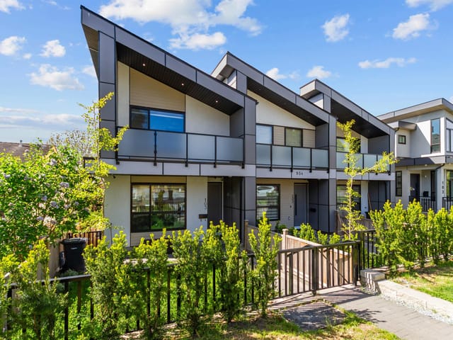 1/2 Duplex for sale in Coquitlam, Coquitlam, 101 954 Edgar Avenue, 263187165 | Realtylink.org