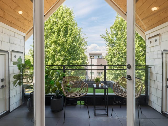 1/2 Duplex for sale in Vancouver, Vancouver East, 2066 E 1st Avenue, 263187219 | Realtylink.org