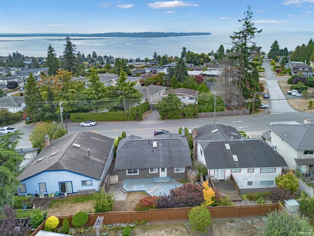 House for sale in White Rock, South Surrey White Rock, 15555 Buena Vista Avenue, 263187244 | Realtylink.org