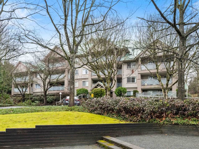 Apartment for sale in Surrey, South Surrey White Rock, 308 15140 29a Avenue, 263187294 | Realtylink.org