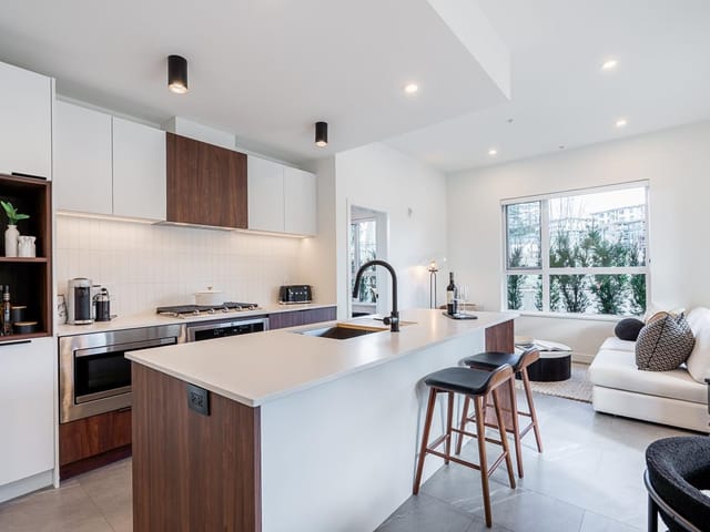 Apartment for sale in Coquitlam, Coquitlam, 110 623 Kemsley Avenue, 263187314 | Realtylink.org