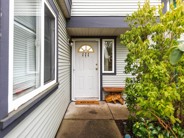 Townhouse for sale in Sechelt, Sunshine Coast, 111 5711 Ebbtide Street, 263187343 | Realtylink.org