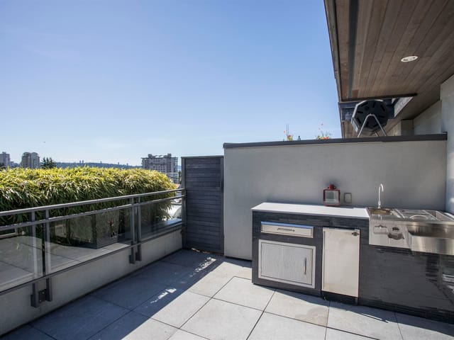 Apartment for sale in West Vancouver, West Vancouver, 300 2432 Haywood Avenue, 263187426 | Realtylink.org
