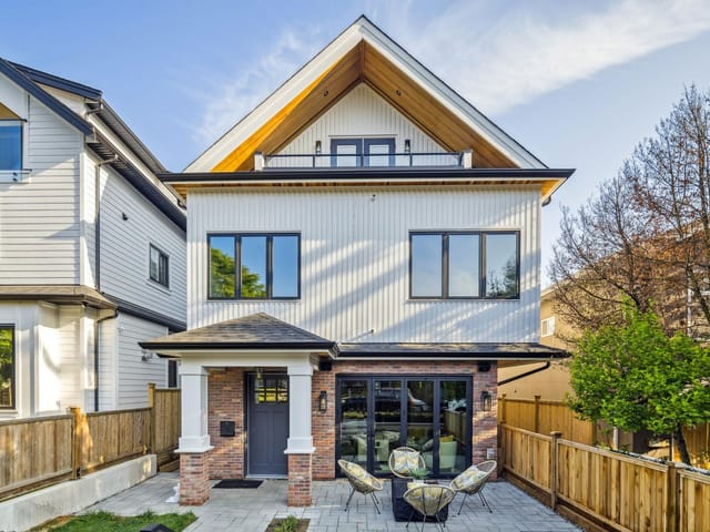 1/2 Duplex for sale in Vancouver, Vancouver East, #1 2244 E 11th Avenue, 263187480 | Realtylink.org