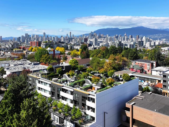 Apartment for sale in Vancouver, Vancouver East, 411 2520 Guelph Street, 263187541 | Realtylink.org
