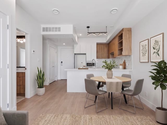Apartment for sale in Surrey, South Surrey White Rock, 304 2233 156 Street, 263187653 | Realtylink.org