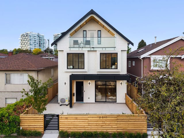 1/2 Duplex for sale in Vancouver, Vancouver East, 2 2211 Mannering Avenue, 263187661 | Realtylink.org