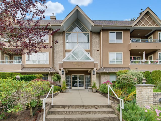 Apartment for sale in Surrey, South Surrey White Rock, 203 15375 17 Avenue, 263187702 | Realtylink.org