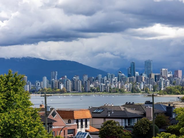 House for sale in Vancouver, Vancouver West, 3240 W 1st Avenue, 263187821 | Realtylink.org