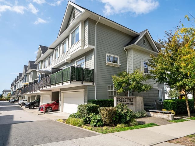 Townhouse for sale in Surrey, South Surrey White Rock, 73 16678 25 Avenue, 263187850 | Realtylink.org