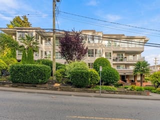 Apartment for sale in White Rock, South Surrey White Rock, 102 1322 Martin Street, 263187898 | Realtylink.org