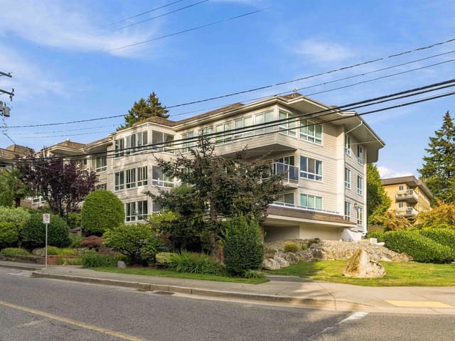 Apartment for sale in White Rock, South Surrey White Rock, 102 1322 Martin Street, 263187898 | Realtylink.org