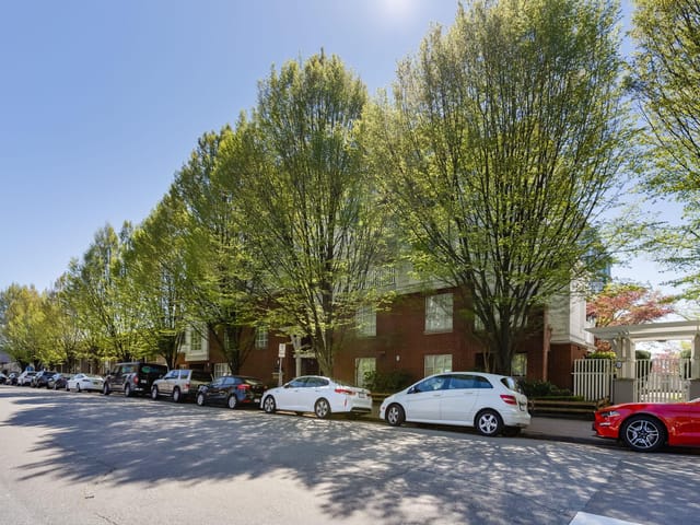 Apartment for sale in North Vancouver, North Vancouver, 319 147 E 1st Street, 263187956 | Realtylink.org