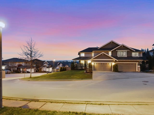 1/2 Duplex for sale in Port Moody, Port Moody, 4 Hickory Drive, 263188125 | Realtylink.org